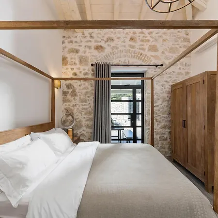 Casa vacanze Petra House - Renovated Stone With Courtyard Perama (Corfu)