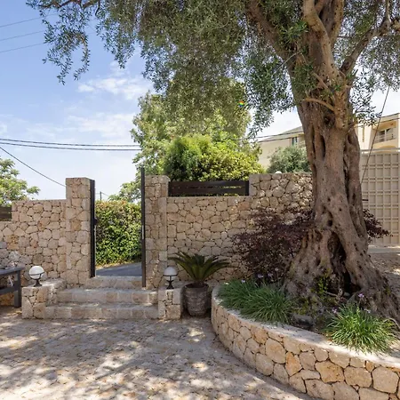 Hébergement de vacances Petra House - Renovated Stone With Courtyard Perama (Corfu)