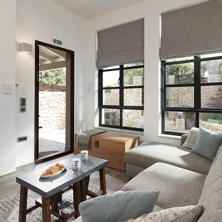 Petra House - Renovated Stone With Courtyard *
